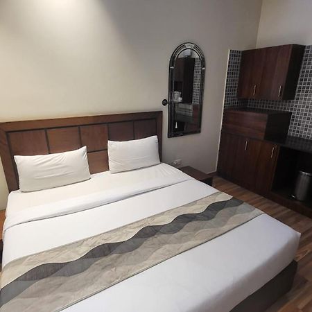 Uds Villa Scandinavian B&B - Next To Vfs นิวเดลี ภายนอก รูปภาพ