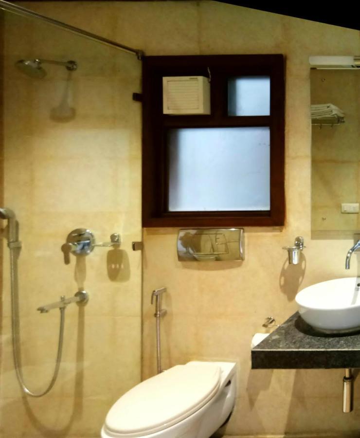 Uds Villa Scandinavian B&B - Next To Vfs นิวเดลี ภายนอก รูปภาพ