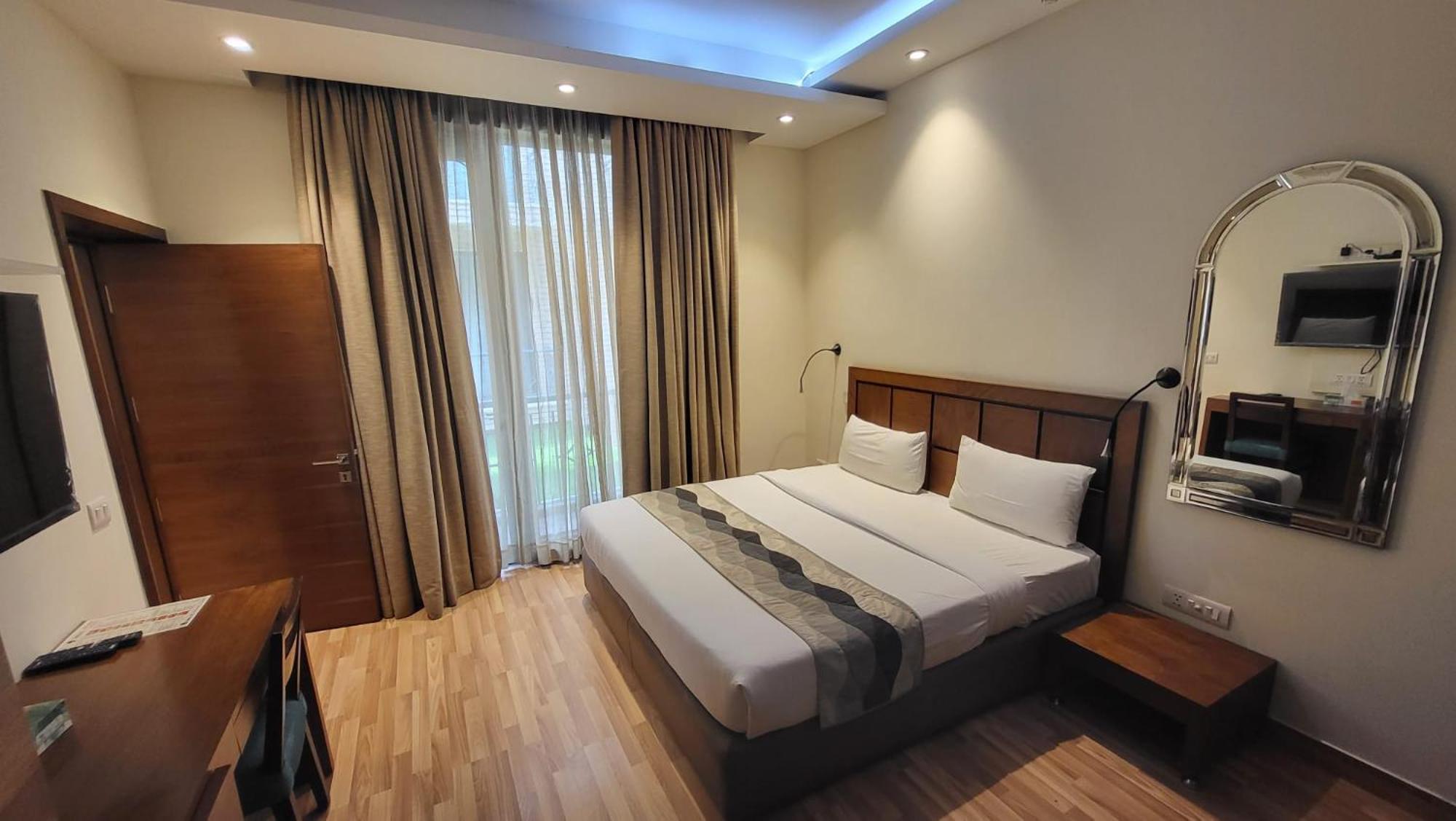 Uds Villa Scandinavian B&B - Next To Vfs นิวเดลี ภายนอก รูปภาพ